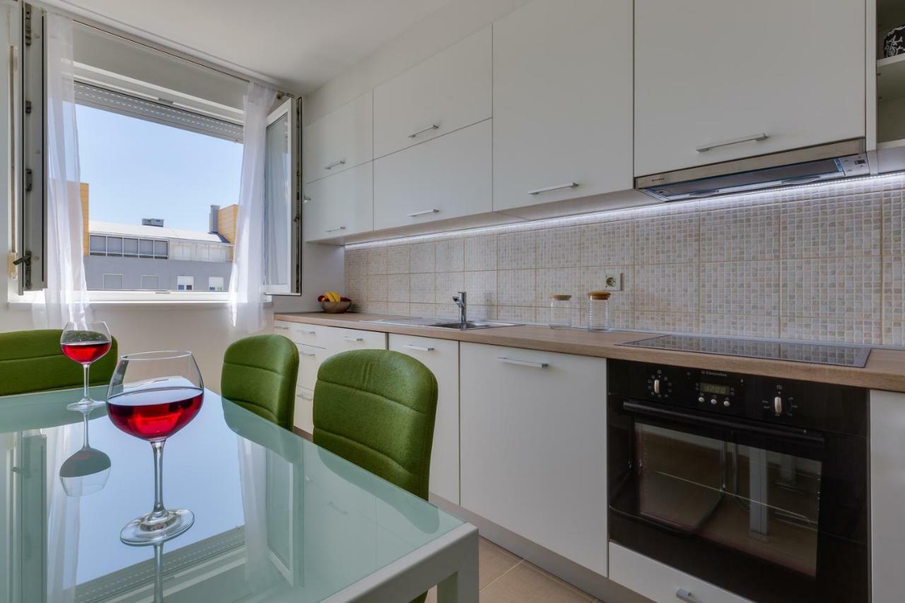 Apartment Pavic - Private Parking Zadar Zewnętrze zdjęcie